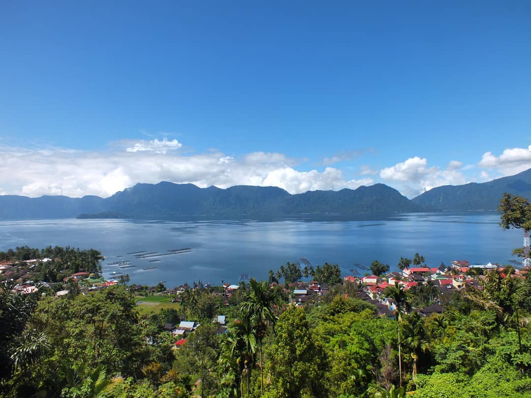 Panorama Danau Maninjau Kabupaten Agam Sumatera Barat